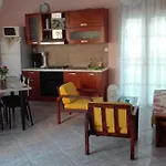 Apartment On 4Th Floor With A Huge Balcony! 10 Min Away From Metro!